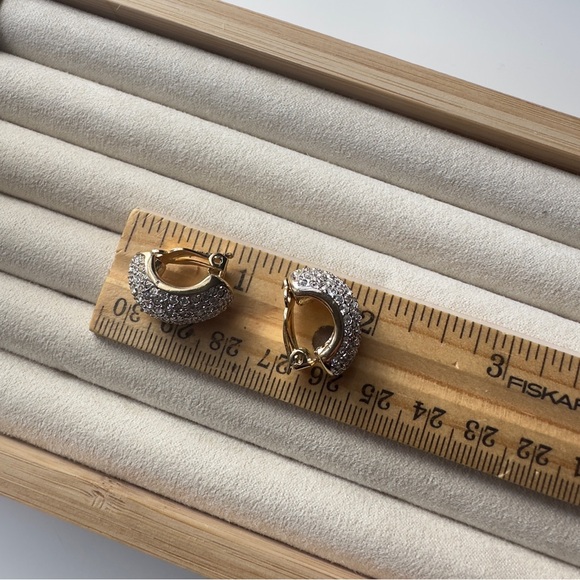 Vintage Carolee Rhinestone Pave Clip On Earrings - Picture 8 of 11